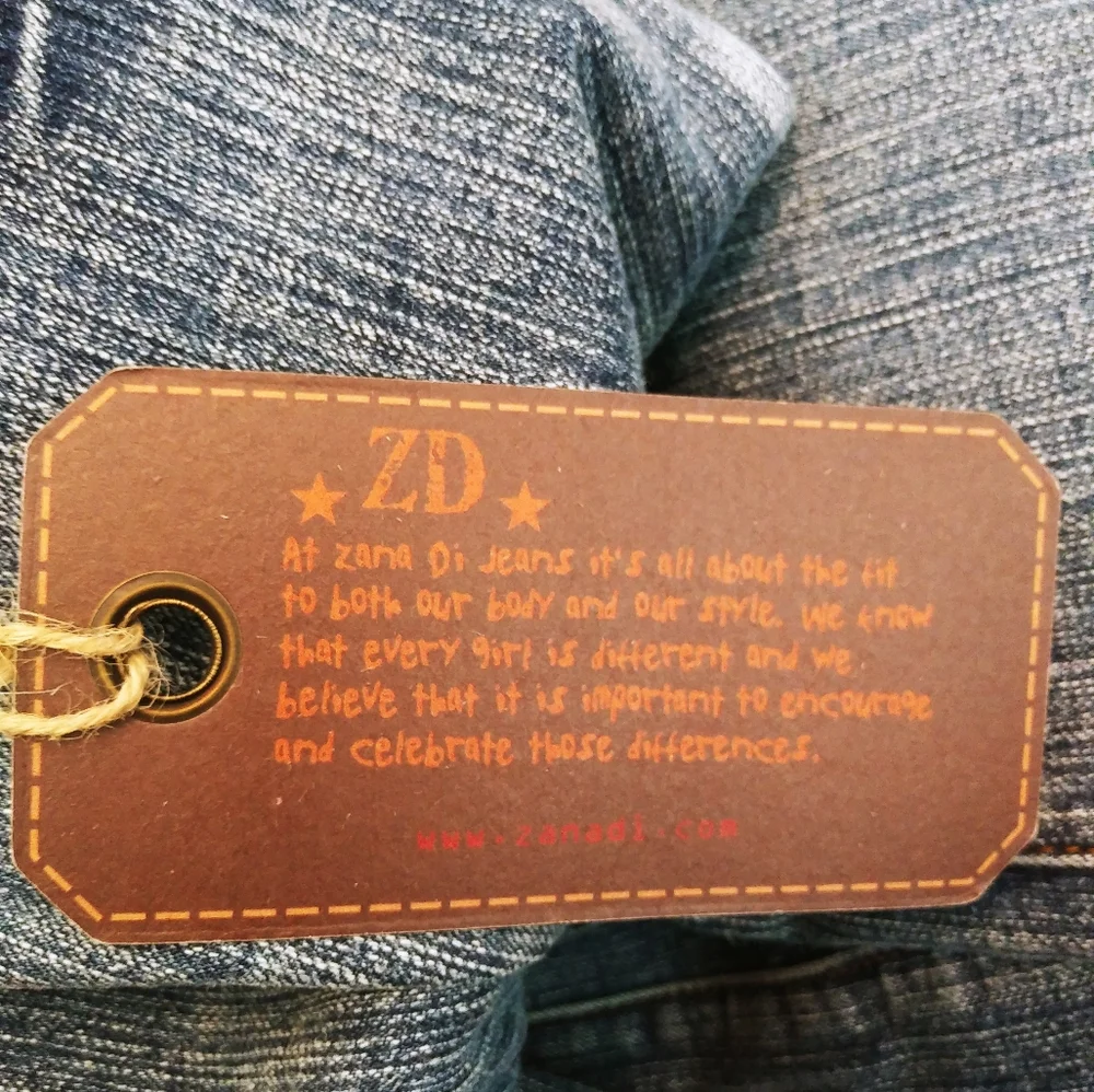 Zana DI Jeans acid wash wide leg Embroidered Floral design Size 20